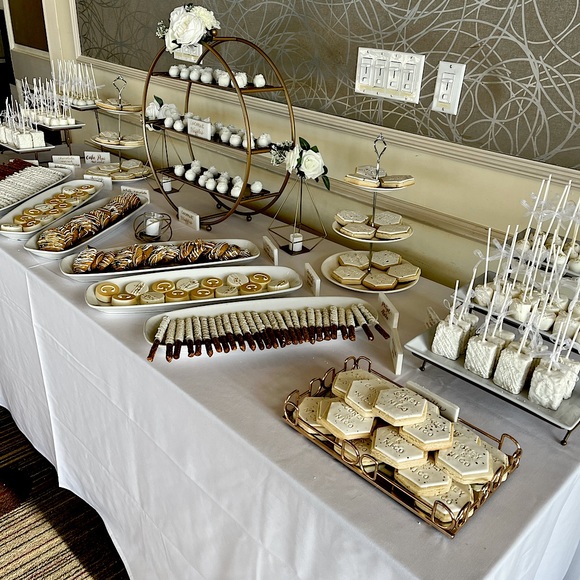 Gold Metal Decorative Trays (set of 2) - Picture 3 of 6